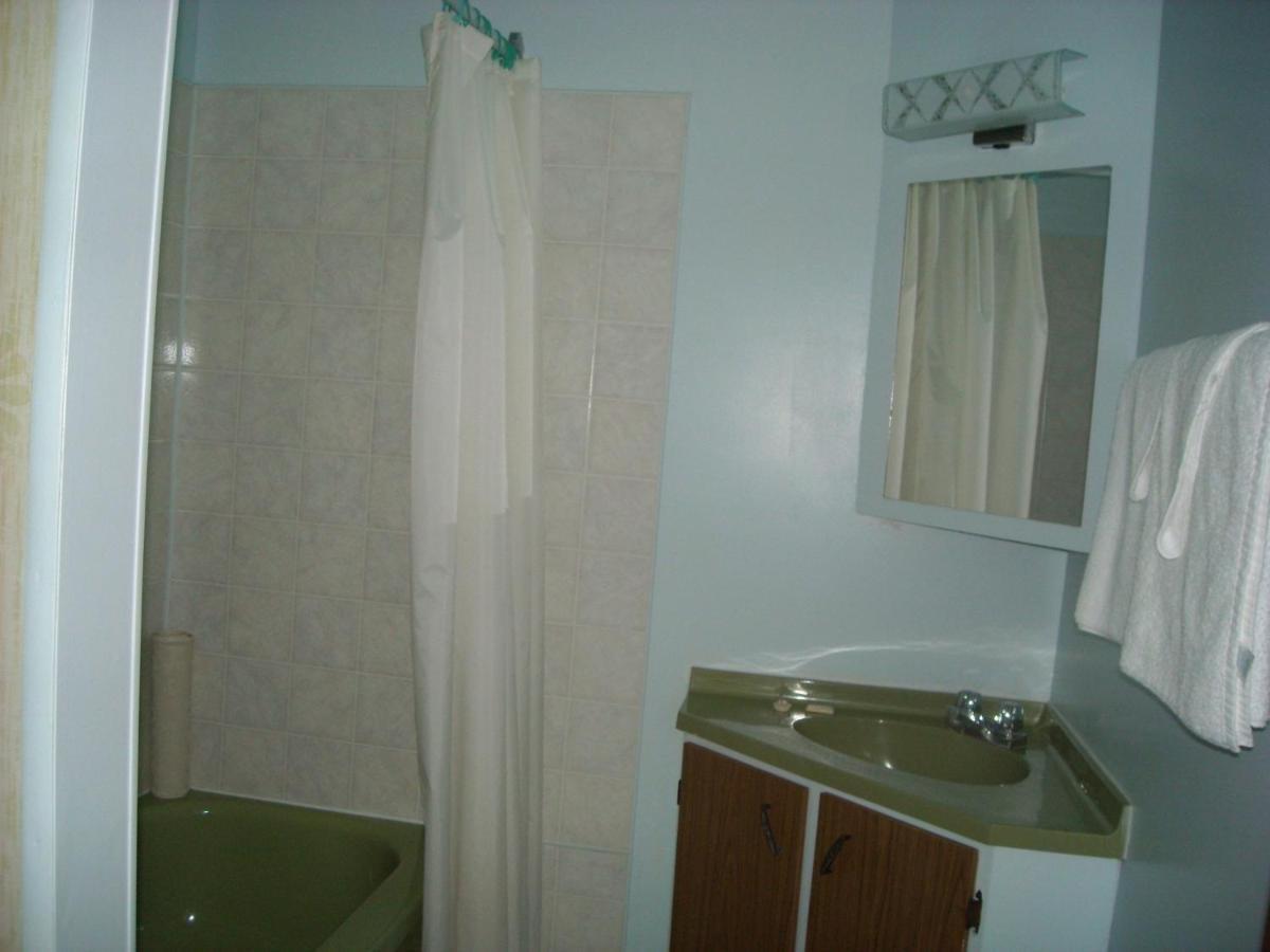 Motel Le Noroit L'Anse-au-Griffon Habitación foto